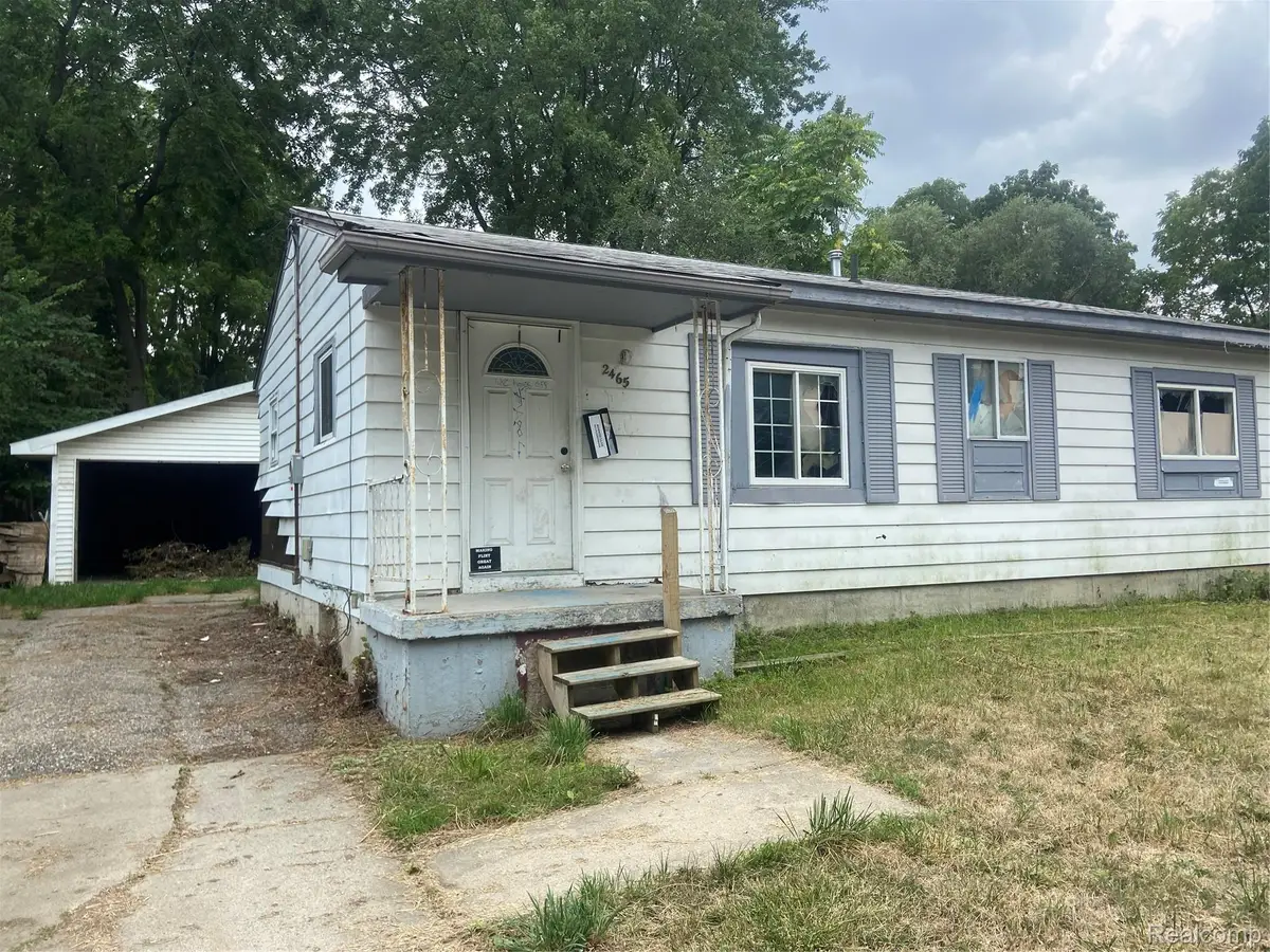 2465 Court St, Flint, MI 48503 - #1