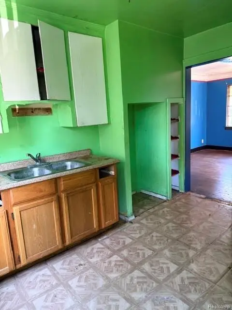 4842 SW Devonshire Road Sw, Detroit, MI 48224 - #3