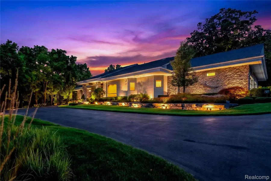 1661 Pinewood, Milford, MI 48381 - #2