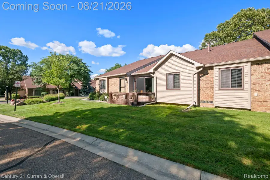 7981 Lawrence, West Bloomfield, MI 48322 - #2