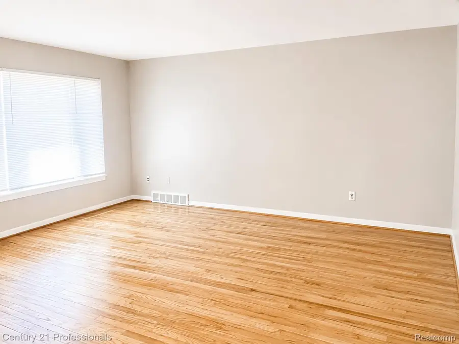 9614 Garfield, Redford, MI 48239 - #3