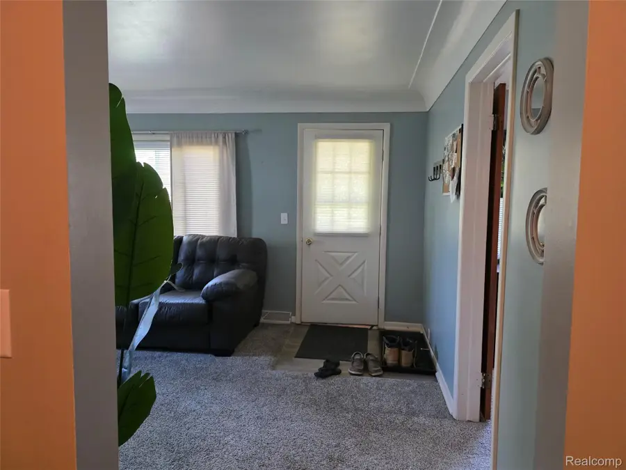 1198 Brabbs Street, Burton, MI 48509 - #3