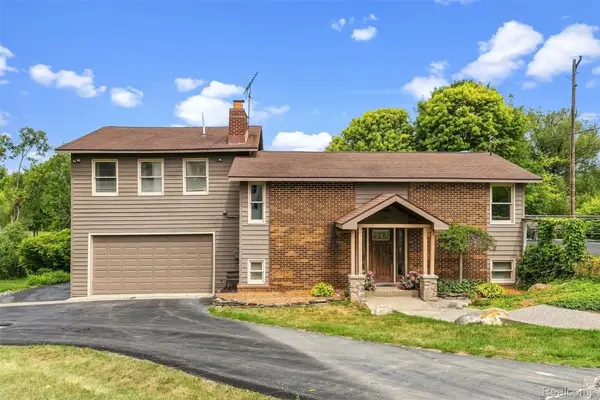 5880 Sawmill Lake Road, Ortonville, MI 48462