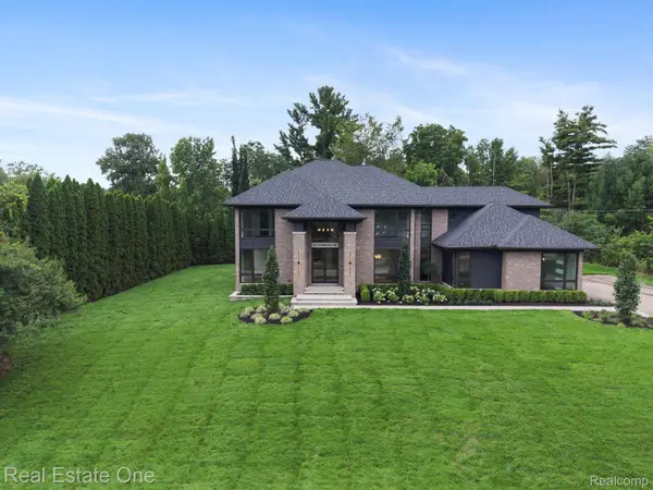 933 Robinhood Road, BloomfieldHills, MI 48304
