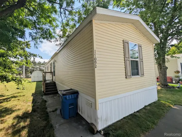 17092 Canterbury Circle, Holly, MI 48442