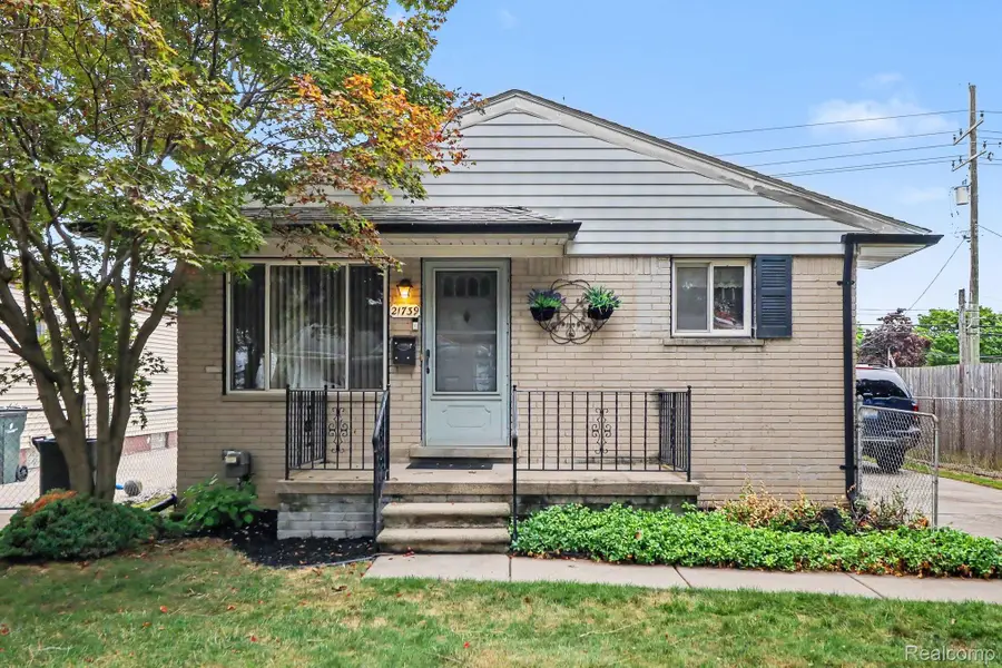 21739 Cedar Street, Saint Clair Shores, MI 48081 - #2