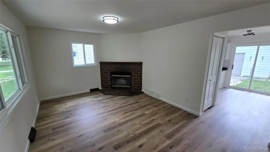3734 Holly Avenue, Flint, MI 48506 - #3