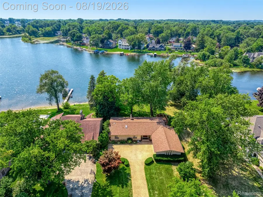 3212 Edgewood Park Drive, Commerce Township, MI 48382 - #2