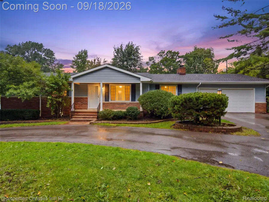 2457 Pfeifle, Howell, MI 48843 - #2