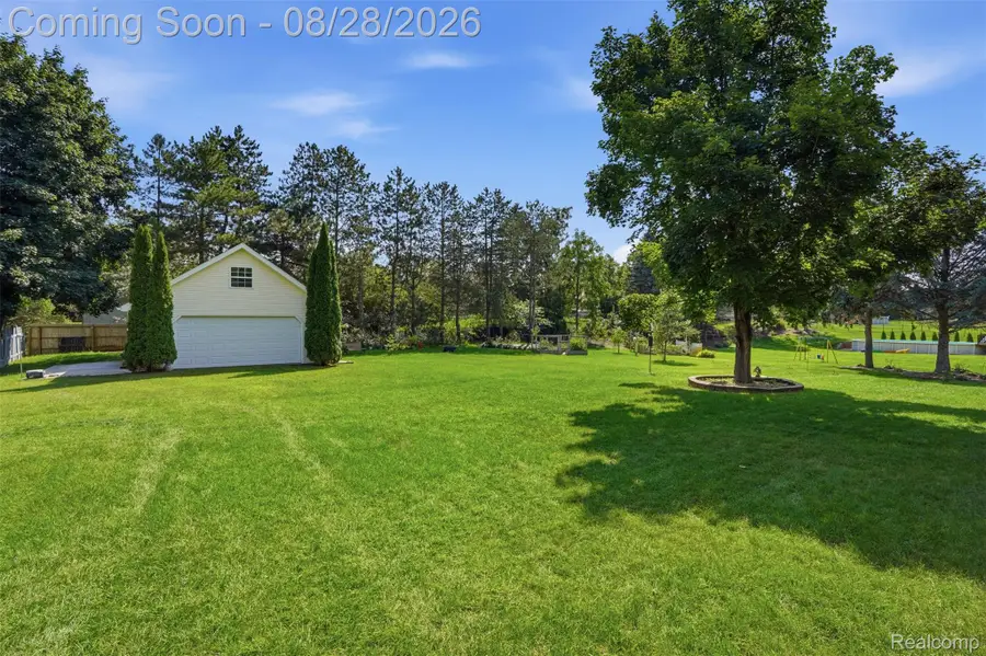 9380 Englishman Drive, Fenton, MI 48430 - #3
