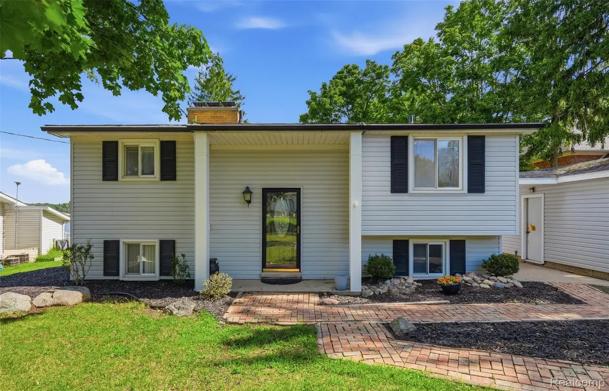 7416 Ledgewood Drive, Fenton, MI 48430 - #1