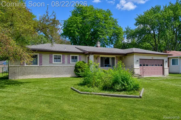 2388 Woodlawn Street, WolverineLake, MI 48390