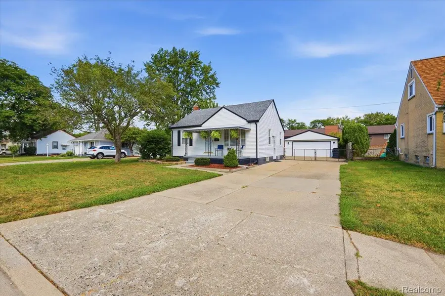 5844 Arcola Street, Garden City, MI 48135 - #2