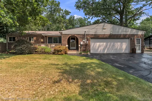8822 Pontiac Lake Road, WhiteLake, MI 48386