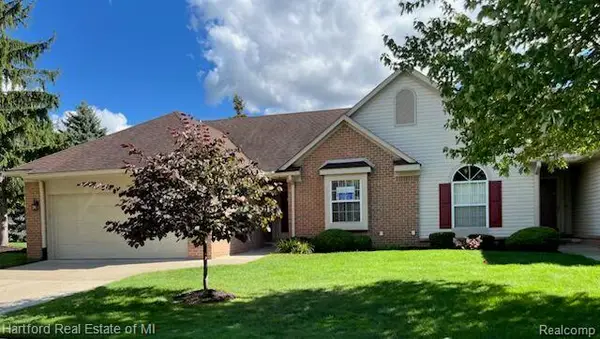 2176 Maplehurst Drive, WalledLake, MI 48390