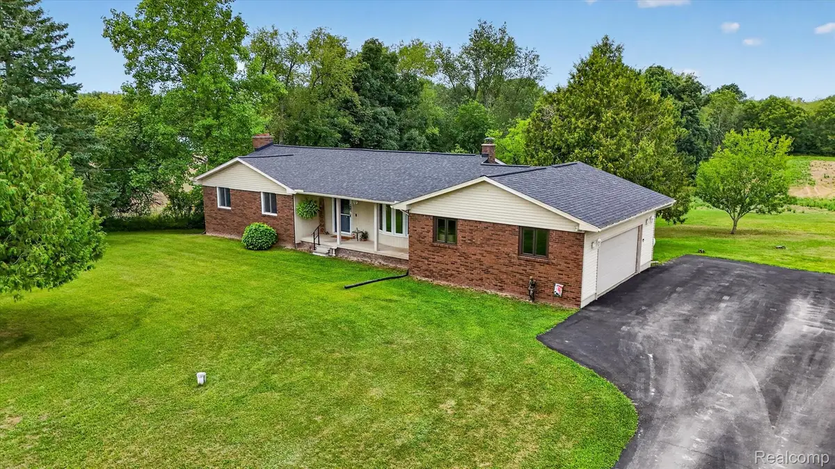 6895 Stow Road, Fowlerville, MI 48836 - #1
