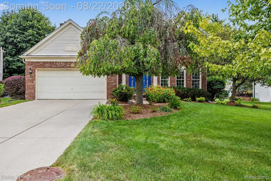 1724 Foresthill Drive, Rochester Hills, MI 48306 - #3
