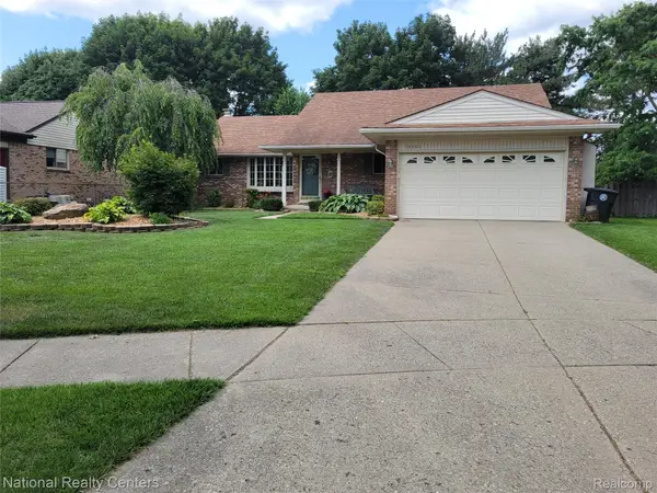 38662 Meeting House Lane, Livonia, MI 48154