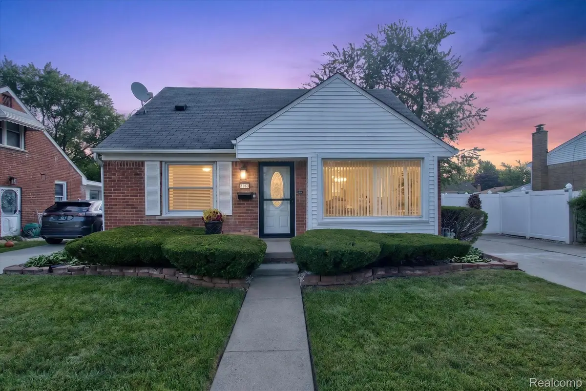 8063 Pelham Road, Allen Park, MI 48101 - #1