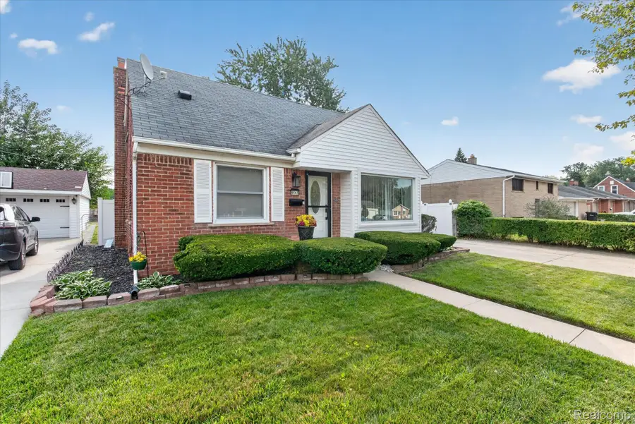 8063 Pelham Road, Allen Park, MI 48101 - #2