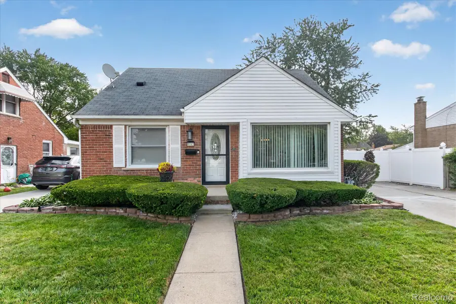 8063 Pelham Road, Allen Park, MI 48101 - #3