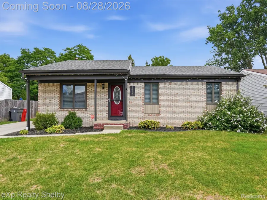 16127 Touraine Drive, Clinton, MI 48038 - #2
