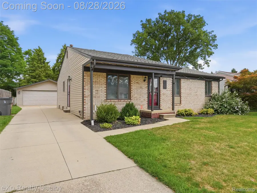 16127 Touraine Drive, Clinton, MI 48038 - #3