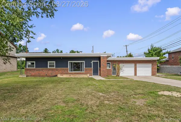 40 Regents Drive, Troy, MI 48084