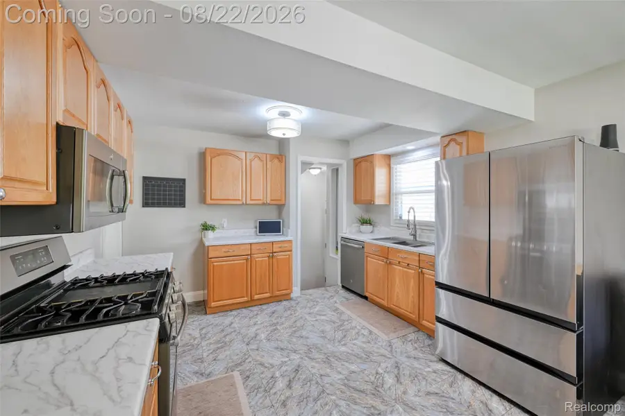 931 Garden Street, Garden City, MI 48135 - #2