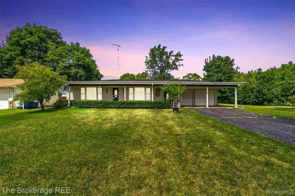 1049 E Hill Road, GrandBlanc, MI 48439