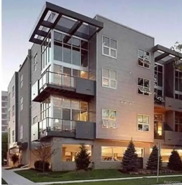 614 S Troy Street #102, RoyalOak, MI 48067
