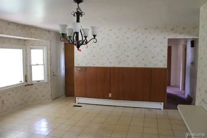 1031 Arapaho Drive, Burton, MI 48509 - #3