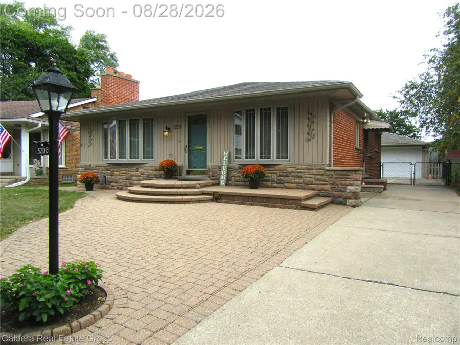 3208 Glenview Avenue, Royal Oak, MI 48073 - #2