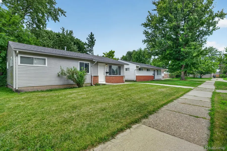 21910 Eastwood Street, Oak Park, MI 48237 - #3