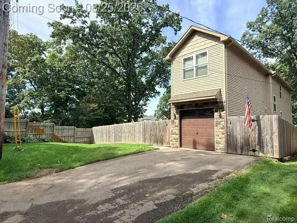 5545 Paradise Street, CommerceTwp, MI 48382