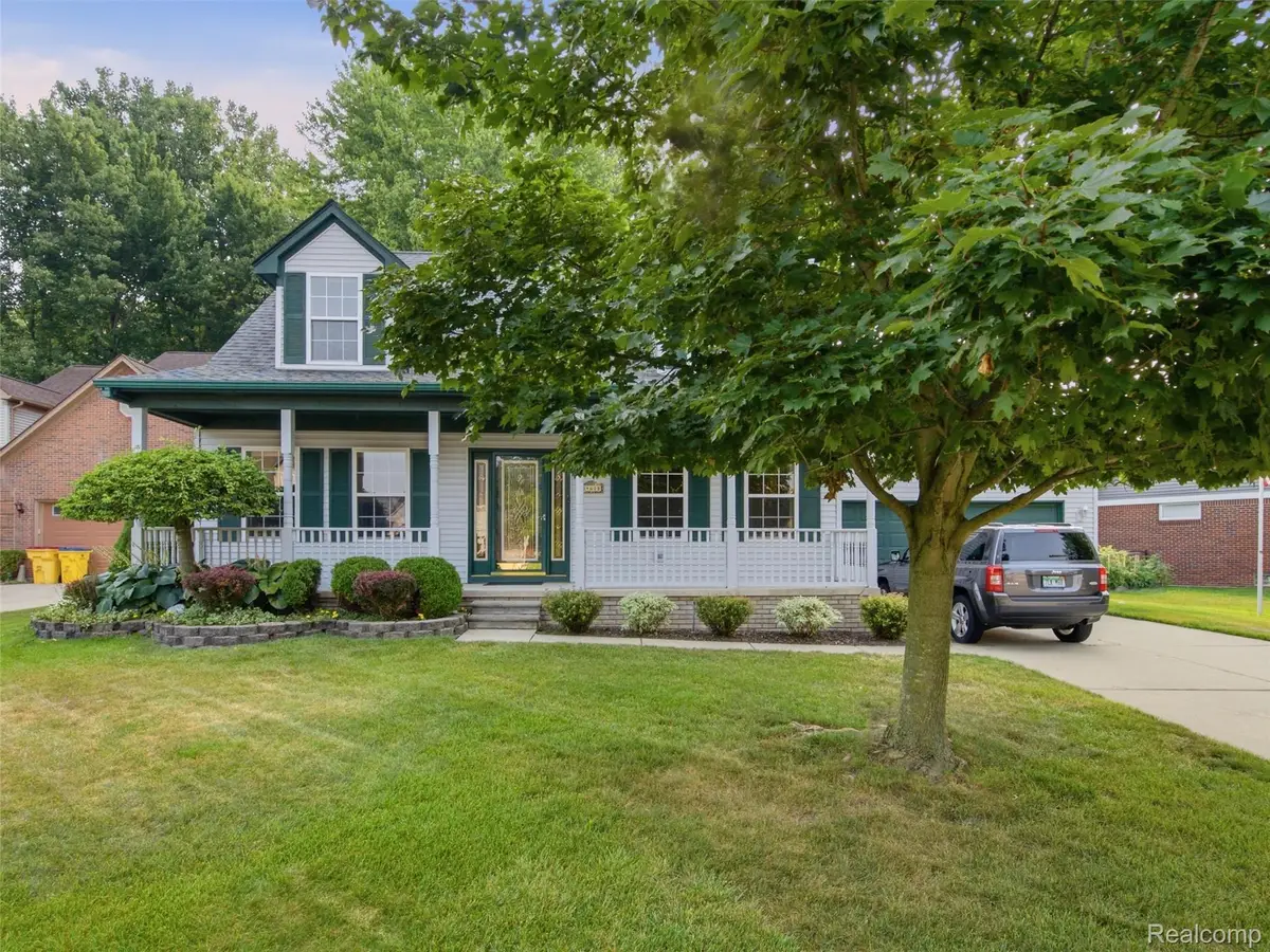 54608 Beacon Cove Circle, New Baltimore, MI 48047 - #1
