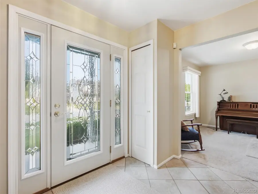 54608 Beacon Cove Circle, New Baltimore, MI 48047 - #3