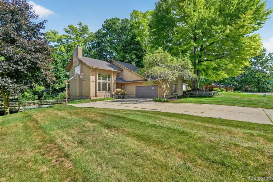 5954 Snow Apple Drive, Clarkston, MI 48346 - #2