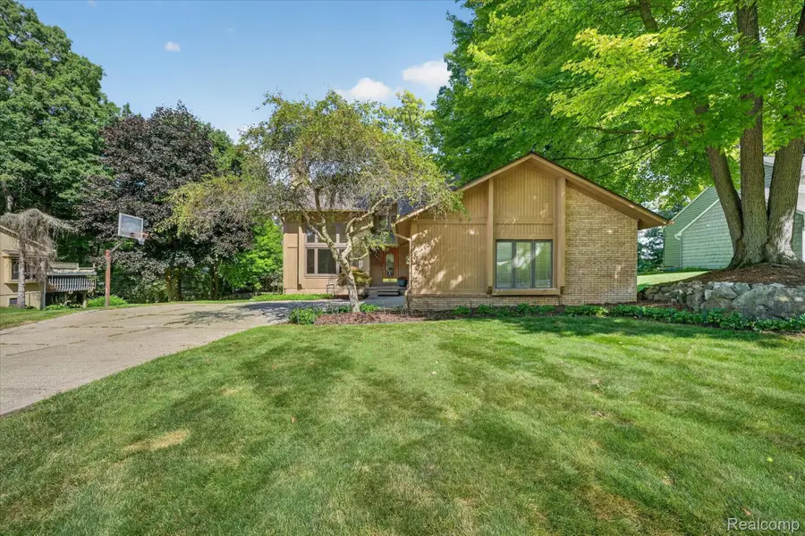 5954 Snow Apple Drive, Clarkston, MI 48346 - #3