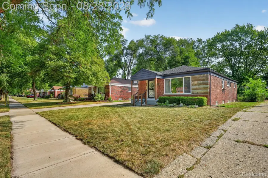 24220 Scotia Road, Oak Park, MI 48237 - #3