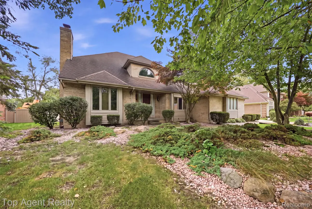 5045 Shady Creek Drive, Troy, MI 48085 - #1