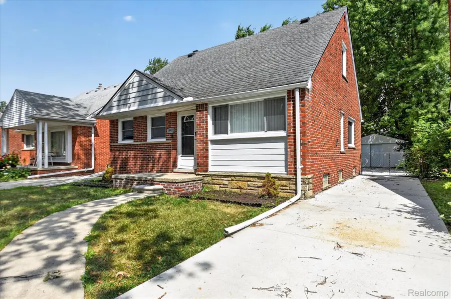 19951 Country Club Drive, Harper Woods, MI 48225 - #3