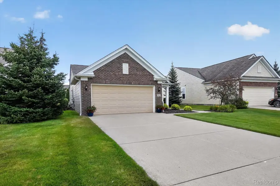 9397 Sand Hill Drive, Grand Blanc, MI 48439 - #2