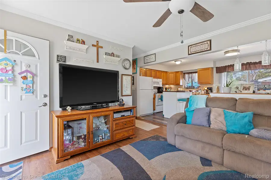 8823 Royce Drive, Sterling Heights, MI 48313 - #2