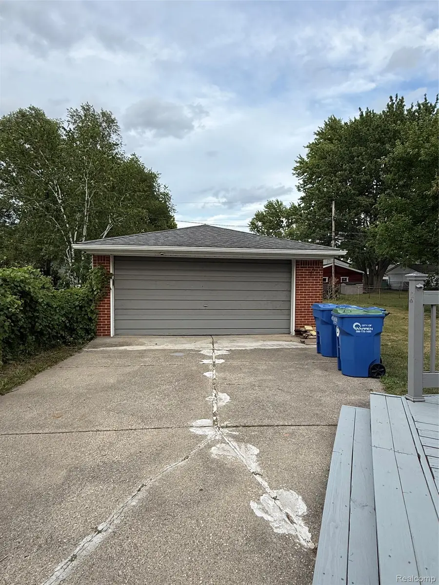 27156 Shelbourne Drive, Warren, MI 48088 - #3