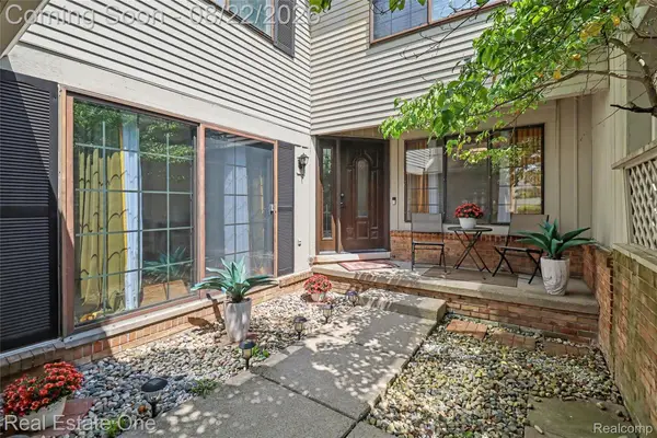 7315 W Bridge Way Road, WestBloomfield, MI 48322