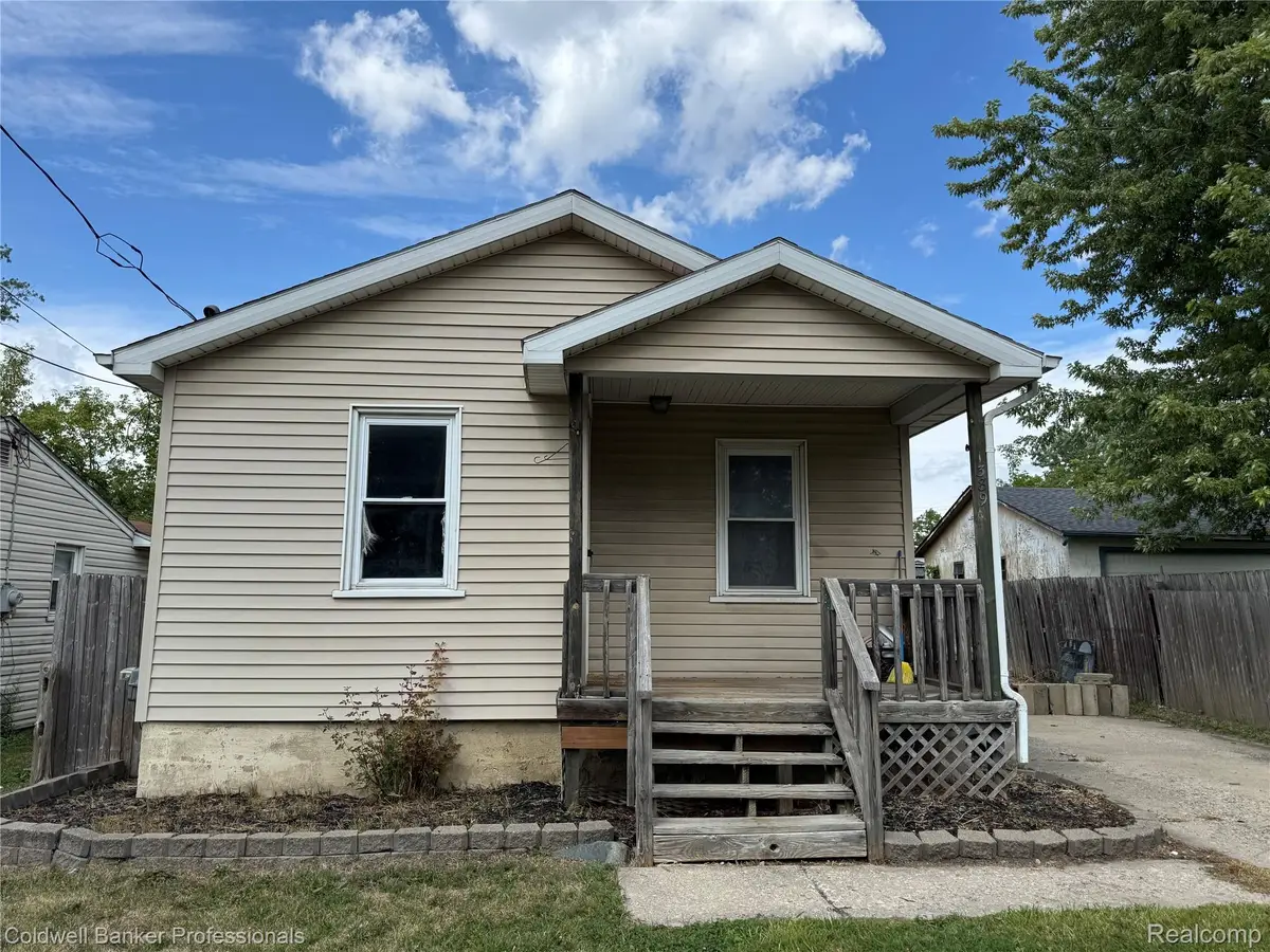 1389 Norton Street, Burton, MI 48529 - #1