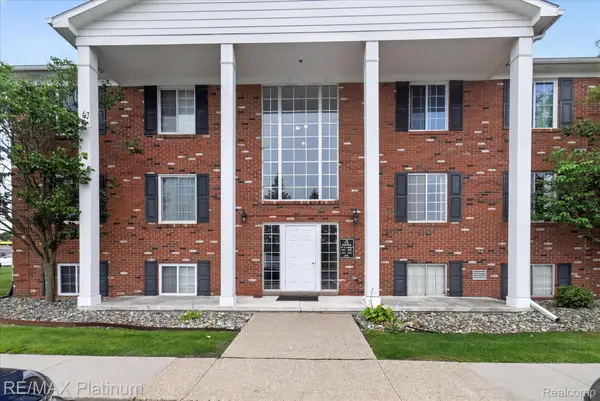 407 W Highland Road #3, Howell, MI 48843