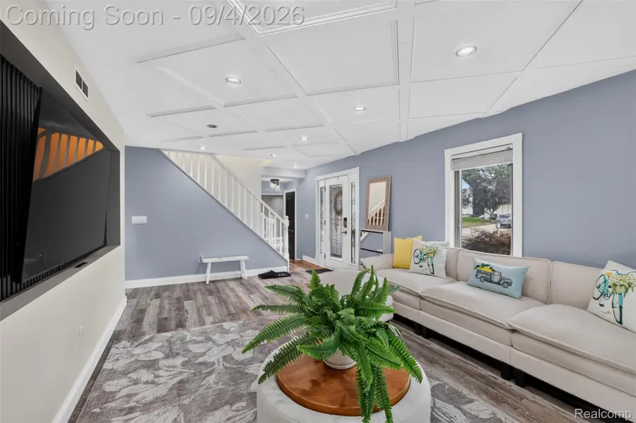 37967 W Meadowhill Drive, Northville, MI 48167 - #3