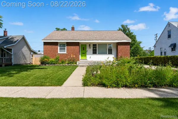 21 Eastman Street, MountClemens, MI 48043